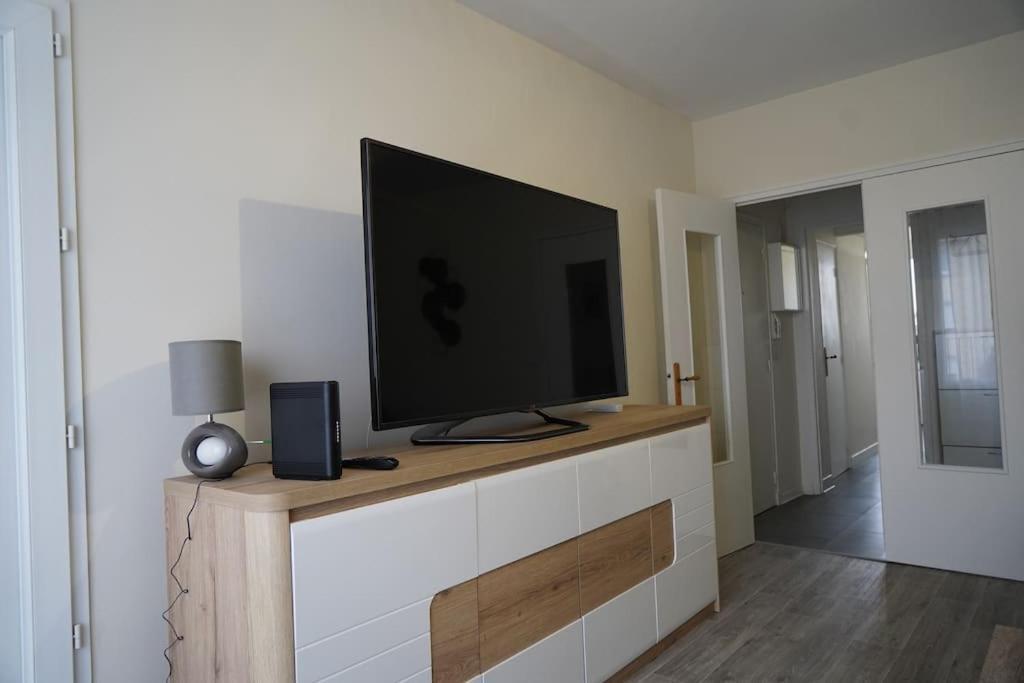 Le Paisible • Garage Privatif • Traversant • Calme Chateauroux Bagian luar foto